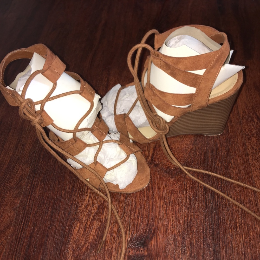 🆕 Forever 21 wedges